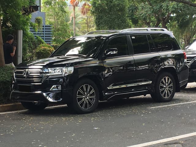 Toyota Land Cruiser V8